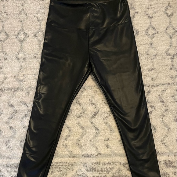 Black leggings - Picture 1 of 5